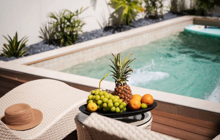 Sinyu Moore · Streamside Family Pool Resort