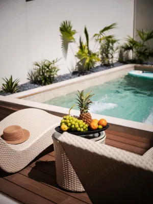 Sinyu Moore · Streamside Family Pool Resort - Kaplıcalı