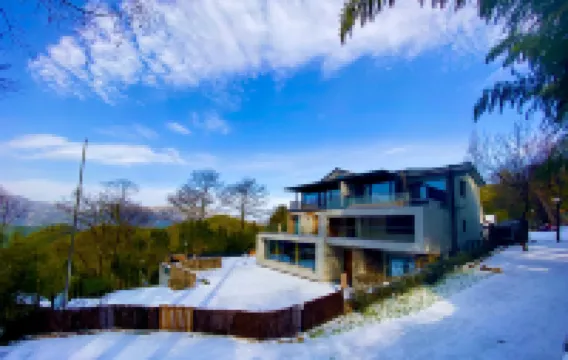 Yueshang Xiaolu | Mountain Forest Cloud Sea Snowfield Vacation Boutique Stay (Anji Jiangnan Tianchi) Hotels near Jiangnan Tianchi