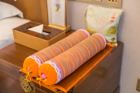 Huazhong Holiday Hotel Отели рядом с достопримечательностью «Baoding Zoo»