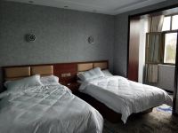 新源福乐宾馆 - 标准中式双床房（带阳台）