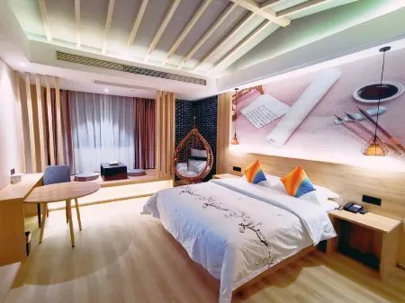 Ailove Yahao Hotel Отели рядом с достопримечательностью «Zhangjiagang Campus， the City Vocational College of Jiangsu (Binjiang Avenue)»