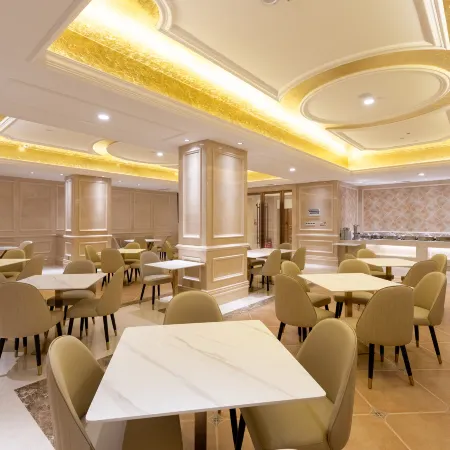Vienna Hotel (Maoming's first Beach Hotel in China)