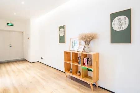 Floral Hotel·Yiyoushe Hotel (West Railway Station Convention and Exhibition Center Impression Jinan Отели рядом со станцией Ji'nan West Railway Station