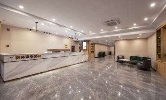 Green Tree Inn Smart Selection Hotel (Taixing Huangqiao Town Qinhu Square Branch)