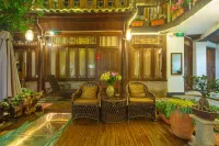 Just to wait for your chain inn (Lijiang Ancient City Wuyi Street Store) Hotels in Lijiang