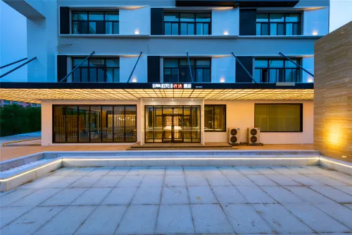 Jinyi Premium Hotel (Baotou Rare Earth High-tech Zone)