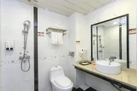 Celebrity Hotel (Yulin Bus Terminal Hospital of Traditional Chinese Medicine)