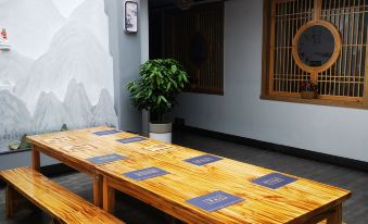 Wutai Mountain Jingju Bodi Bed and Breakfast