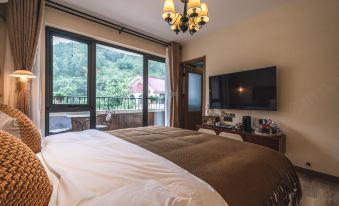 White Bird Field B&B (Jiu Shan Shan)