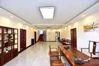 Backing Mountain Garden Farmhouse