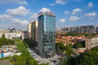 Ramada Encore Hotel (Dongguan Dongcheng Wanda Plaza) Hotels near GuangDong ChuangXin KeJi ZhiYe XueYuan ZhanLanTing