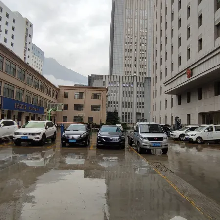 Longnan Jinyang Hotel