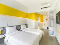 Yello Hotel Manggarai Hotels near Epicentrum Walk
