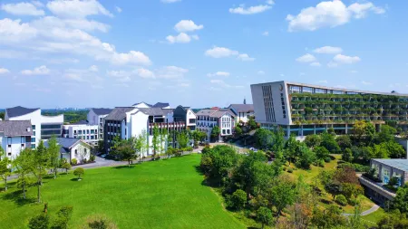 InterContinental Sancha Lake Отели рядом с достопримечательностью «Chengdu Sports Institute (New Campus)»