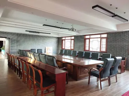 Hanshou Cangshui Lake Hotel Отели рядом с достопримечательностью «Hunan Changde Wildlife World»