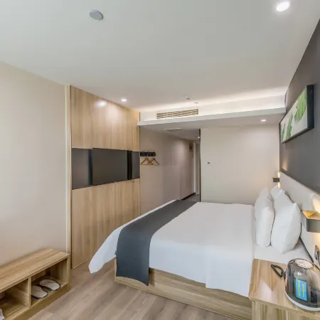 Yayue Hotel (Linyi Yihe Road Metro Store)