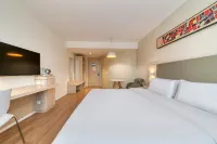 HanTing Hotel (Tongxiang Vientiane City)