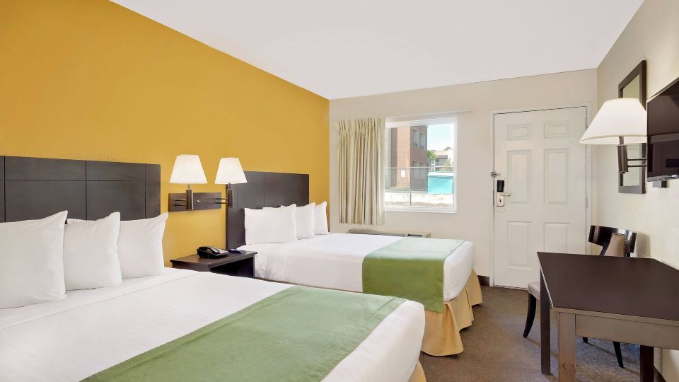 Howard Johnson by Wyndham Las Vegas Near the Strip