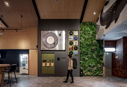 더 모먼트 호텔 캡슐 침대