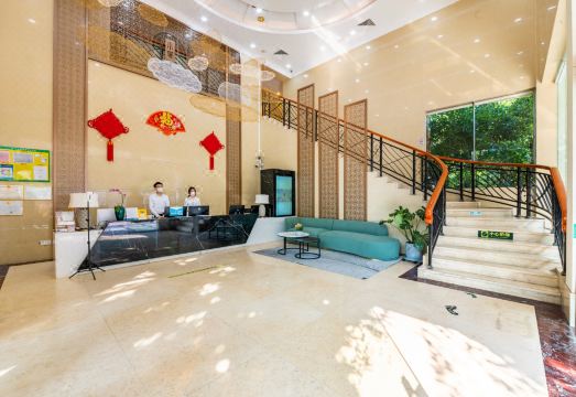 Xiaolu Smart Hotel (Zhaoqing East Gate Plaza, Qixingyan Scenic Area) Hotel Overview