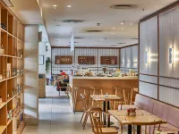 The Onyx Apartment Hotel by Newmark Hotels near Silo District