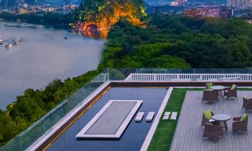 O.Live Social (Guilin Elephant Trunk Hill Two Rivers and Four Lakes Store)