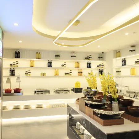 Homeinn Plus Hotel (Lixin Wanfeng Plaza)