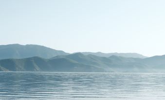 Lugu Lake Qiushan Hotel