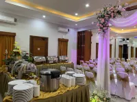 The Banyumas Villa Hotels near Renon