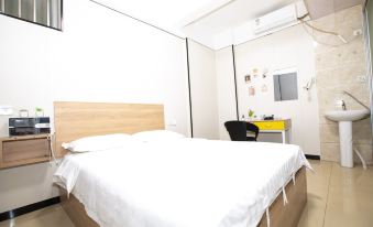 Four Seasons Accommodation