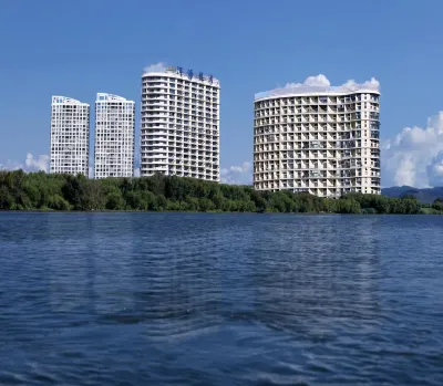 โรงแรมฮอลิเดย์ อ่าวเอ๋อไห่ โรงแรมในBinhai Avenue
