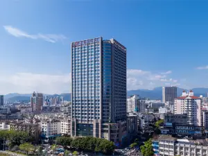 룽옌 라마다 룽저우 호텔
