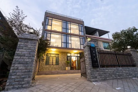 Liuzhou Countryside Villa Serviced Apartment Отели рядом с достопримечательностью «Guangxi University of Science and Technology (Liudong Campus)»