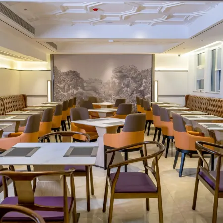 Vienna International Hotel (Fuping Frenyang Avenue Branch)