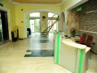 Richton Hotel and Suites