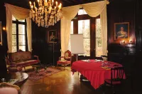 Hostellerie du Château les Muids - فطور