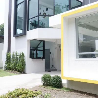 Darin Chiangmai Hotel and Residence Отели рядом с достопримечательностью «Храм Рампэнг»