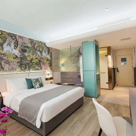 Lan'ou Shangpin Hotel (Kuqa Taikoo Li Night Market)