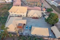 Edgewood Manor Hotel di 