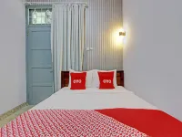 OYO Life 92686 Lanaya Guesthouse Syariah Hotels in Sidomukti