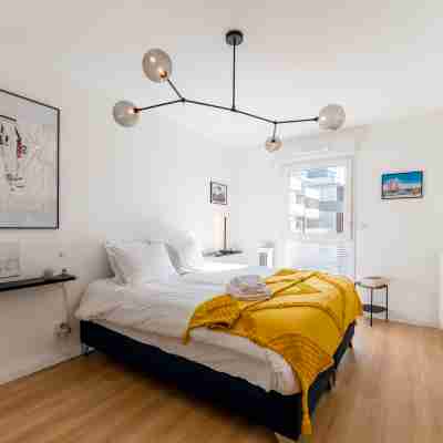 Appartement neuf de standing avec Vue sur Seine, BBQ, PS5 et Parking privé Rooms