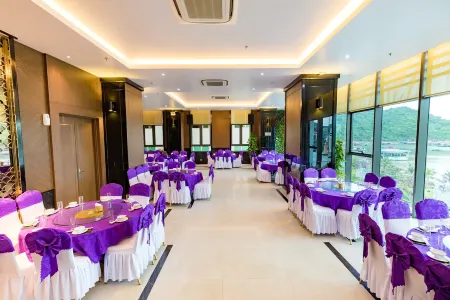 Cat ba Paradise Hotel - Sky Bar & Massage Отели рядом с достопримечательностью «Cat Co Beach»