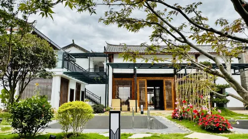 Wuyuan Chenwai Muquan Hot Spring Homestay - 3 Yıldız