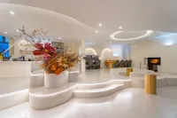 Shanghai Nora Zora Holiday Manor