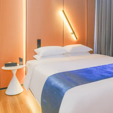 Xiangyin Huanting Light Luxury Hotel