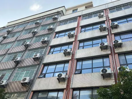 Luoding Xintai Xin Apartment