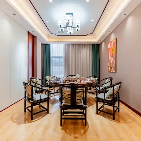 Golden Mo Hotel Отели в г. Далатеци