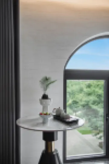 Flowers of the wayfaring seasons Hotel