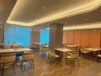 Homeinn Plus（Mishan Railway Station Dong'an Street Department Store）